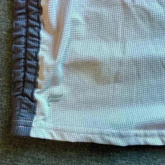 🎆 Fabletics purple tank top large lightweight gorpcore workout athletic casual - Picture 11 of 12